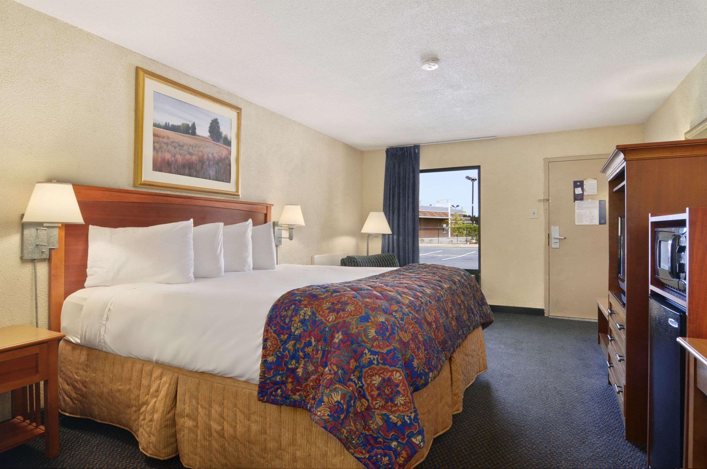 Baymont By Wyndham Macon I-75 Motell Exteriör bild