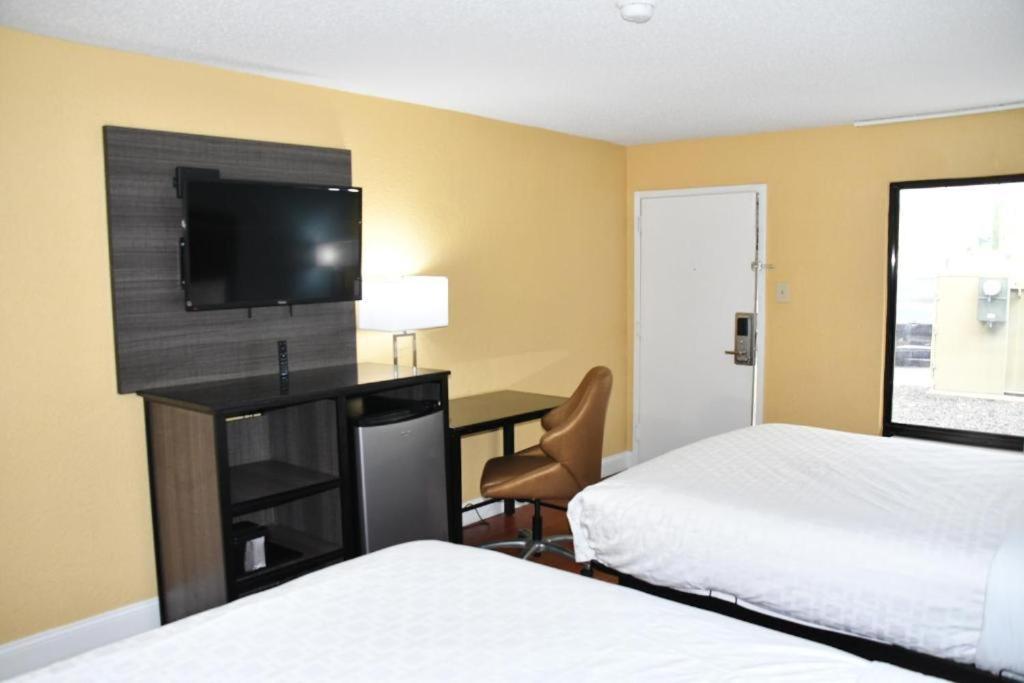 Baymont By Wyndham Macon I-75 Motell Exteriör bild